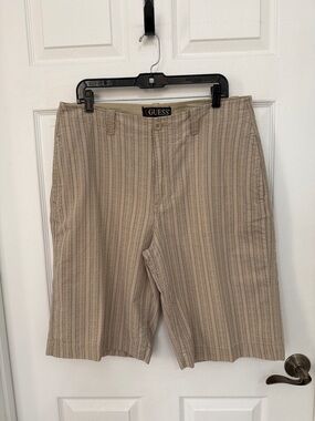 Guess men’s neutral shorts